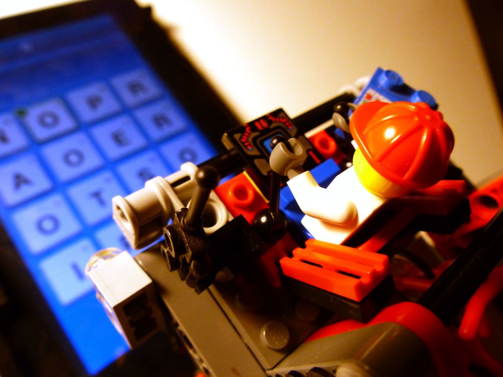 lego-plays-ruzzle